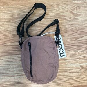 NWT BAGGU Sport Crossbody in Cocoa